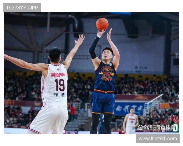 CBA季后赛青岛对阵山西精彩对决展现篮球魅力与团队精神