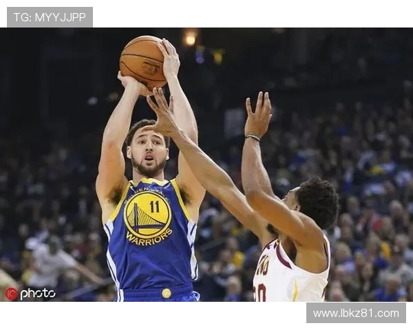 勇士与骑士首场对决精彩回顾与赛后分析